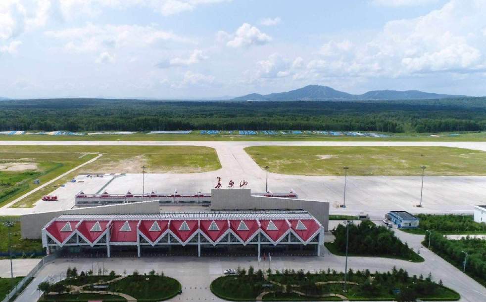 长白山机场通航十年 旅客吞吐量增加0多倍 新华网 2018-08-06
